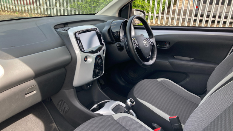 Toyota Aygo 1.0 VVT-i X-Play 5dr x-shift Petrol Hatchback